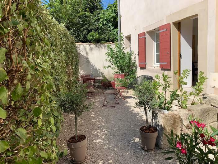 Villa Les Cigales LʼIsle-sur-la-Sorgue Exterior foto